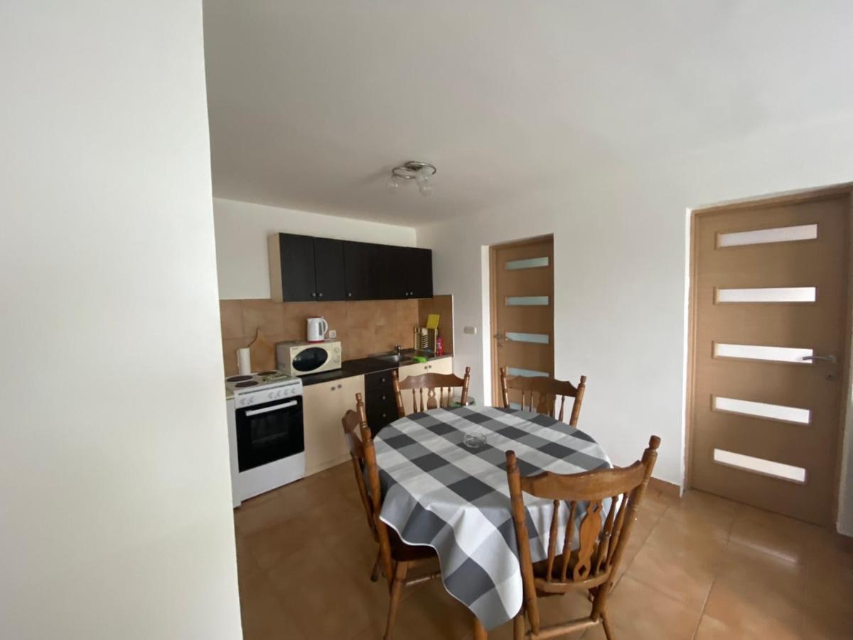 Apartamento Apartman Ana Žuljana Exterior foto